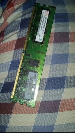 RAM stick (Hynix HYMP125U64CP8-S6 2GB DDR2)